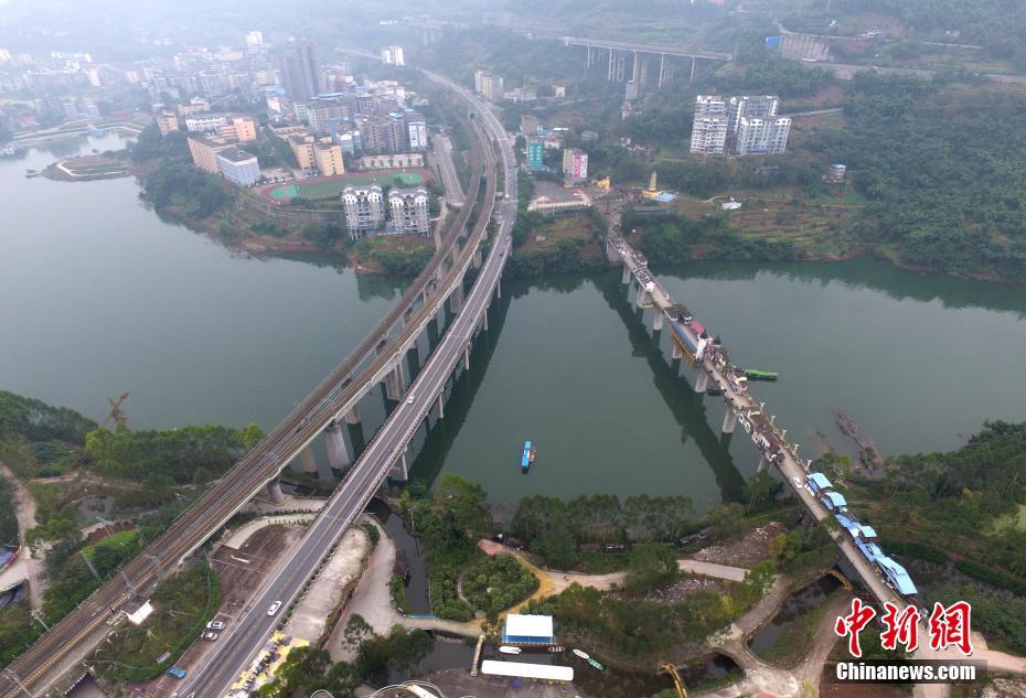 Ponte em Chongqing integra estilos da arquitetura chinesa e ocidental