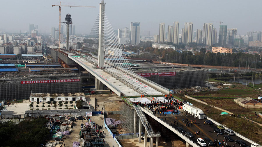 Insólito: Ponte chinesa gira 81,67 graus