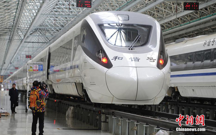 Primeiro trem de alta velocidade com dormitórios da China é apresentado em Jilin