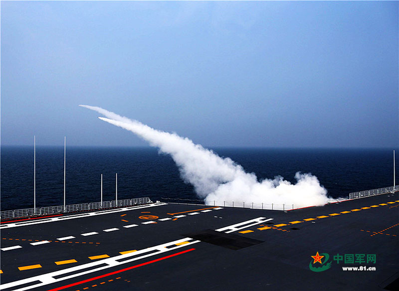 China publica fotos documentais dos treinos a bordo do porta-aviões Liaoning