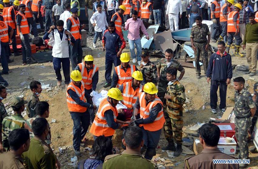 Acidente de trem na Índia deixa 91 mortos e mais de 150 feridos