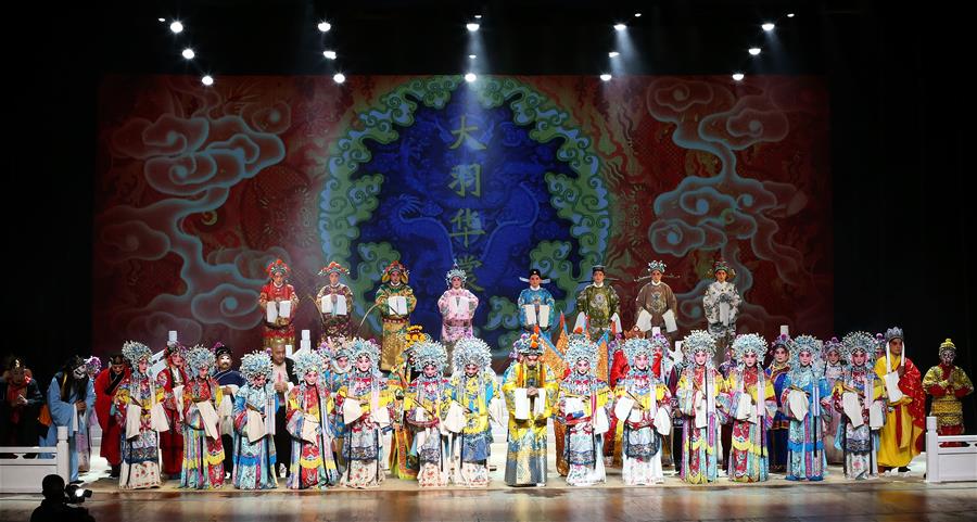 Apresentação de óperas tradicionais chinesas é realizada em Lima