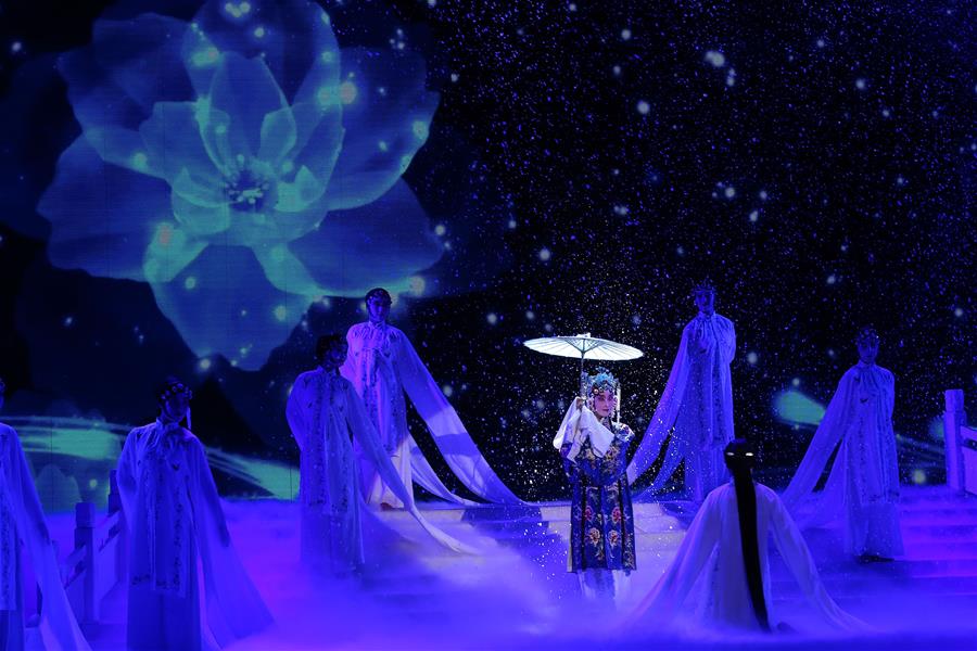 Apresentação de óperas tradicionais chinesas é realizada em Lima