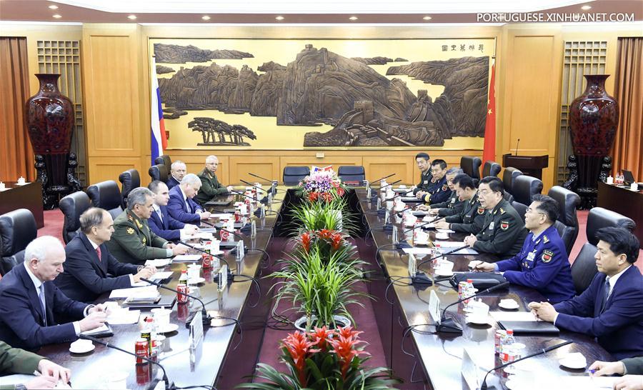 Ministro da Defesa Nacional da China se reúne com ministro russo