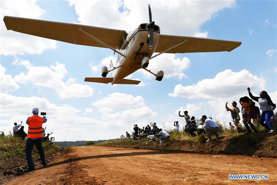 Vintage Air Rally realizado no Parque Nacional de Nairobi no Quénia