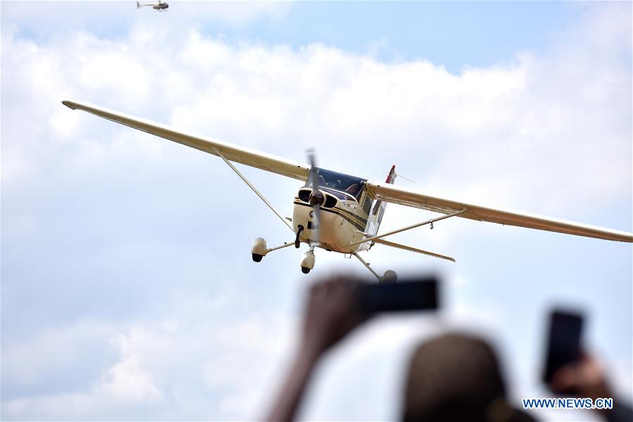 Vintage Air Rally realizado no Parque Nacional de Nairobi no Quénia