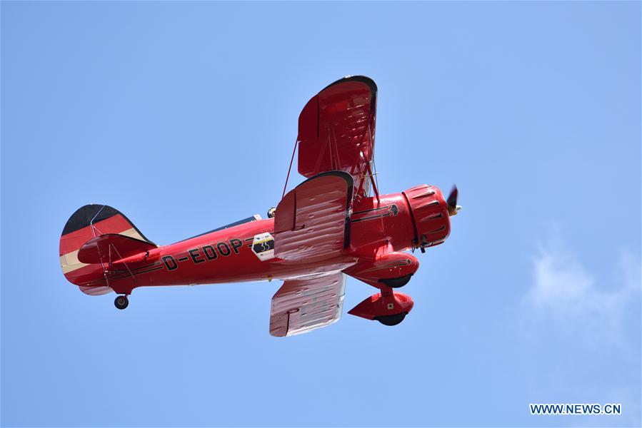 Vintage Air Rally realizado no Parque Nacional de Nairobi no Quénia