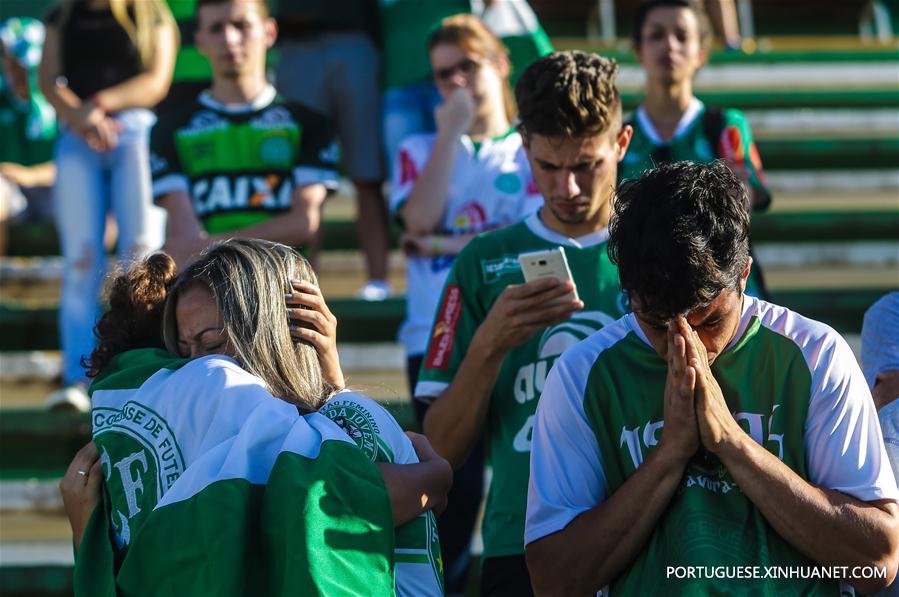 Brasil de luto pela equipe de futebol morta em acidente de avião