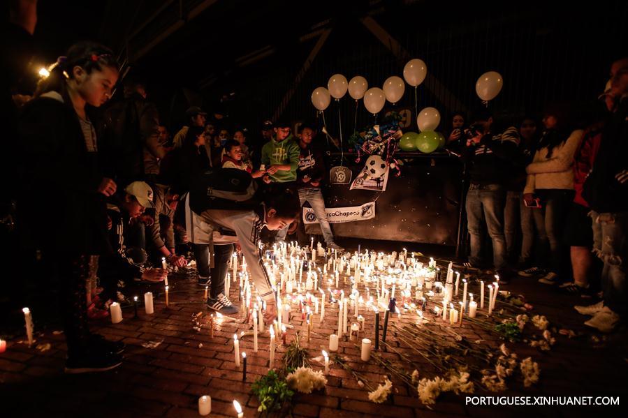 Brasil de luto pela equipe de futebol morta em acidente de avião