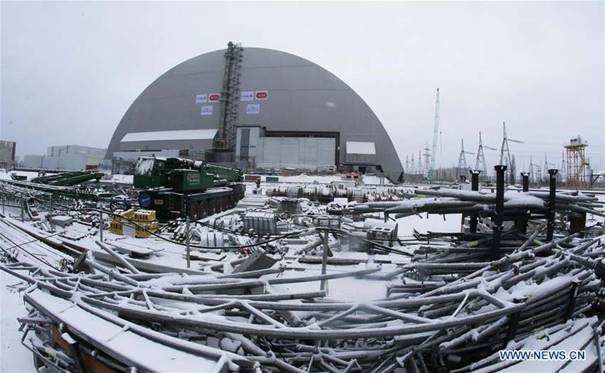 Ucrânia constrói nova cobertura de segurança no local do reator de Chernobyl