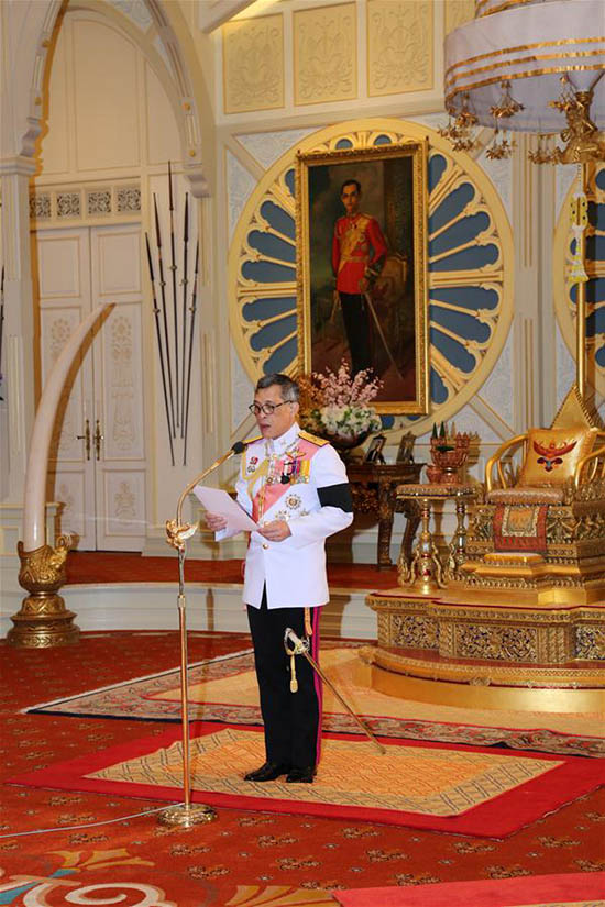 Príncipe herdeiro Maha Vajiralongkorn é oficialmente proclamado rei da Tailândia