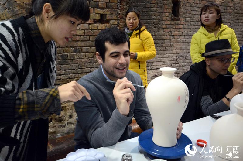 Porcelana, uma linguagem universal que dispensa tradução