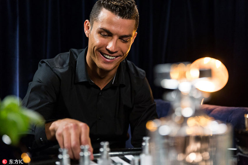 Cristiano Ronaldo lança perfume
