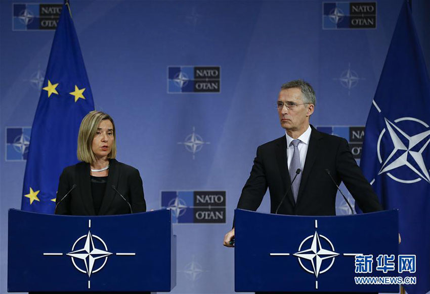 Chanceleres da OTAN chegam a consensos em relação ao fortalecimento de parcerias com UE