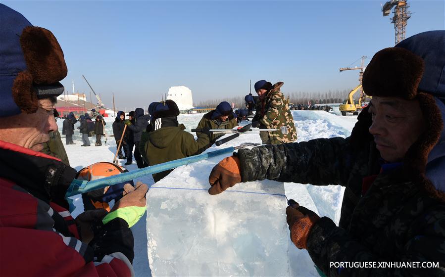 Parque recebe preparativos para o Festival de Gelo e Neve
