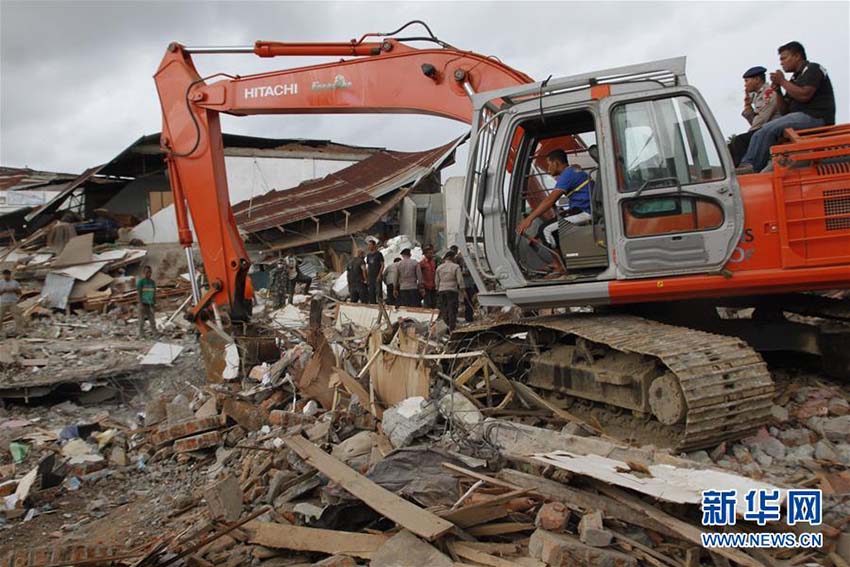 Número de vítimas mortais do terramoto na Indonésia sobe para 97