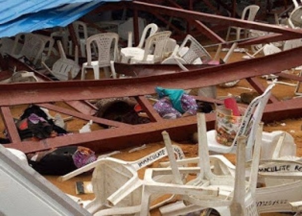 Colapso do teto de igreja causa pelo menos 160 mortos na Nigéria