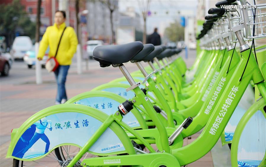 Cidades chinesas incentivam os cidadãos ao uso de bicicletas