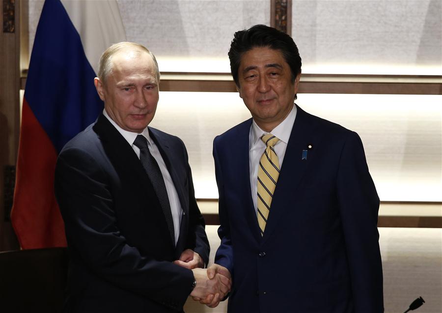 Putin e Abe reunidos para debater disputa territorial e cooperação econômica