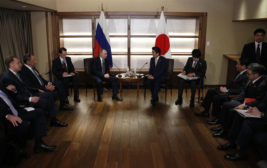 Putin e Abe reunidos para debater disputa territorial e cooperação econômica