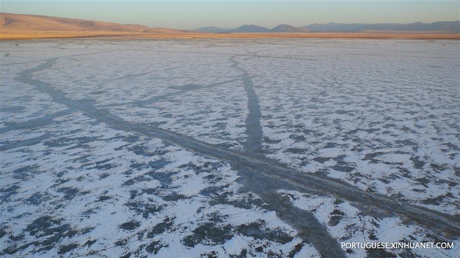 Paisagem do pântano em Maqu de Gansu