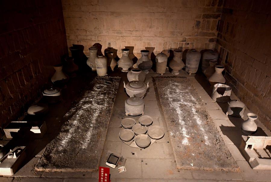 Museu exibe 25 túmulos antigos descobertos na região de Luoyang