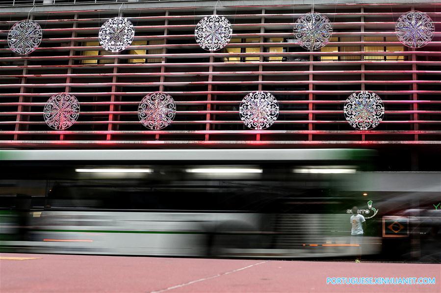 Decorações de Natal na avenida Paulista em São Paulo