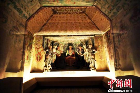 Exposição sobre as Cavernas de Dunhuang é realizada no sudoeste da China