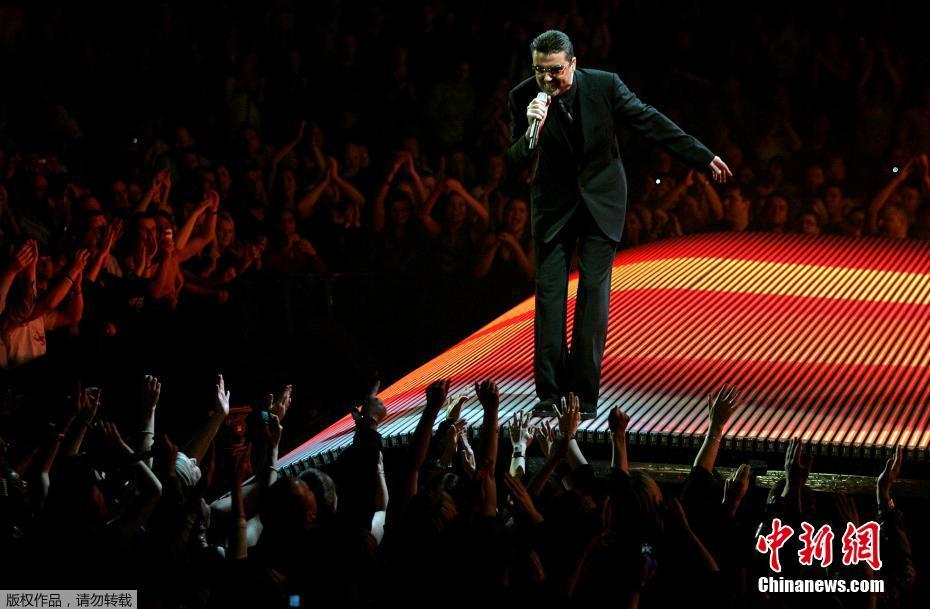 Mundo da música lamenta falecimento do cantor George Michael