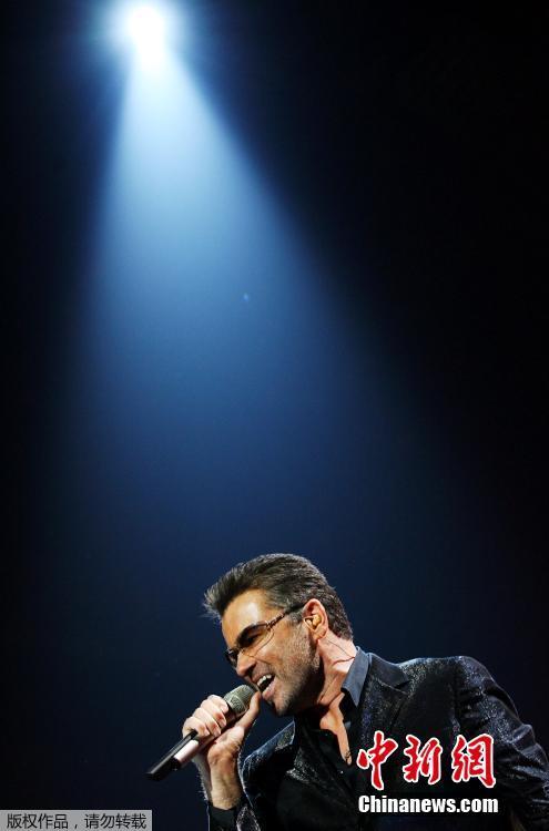 Mundo da música lamenta falecimento do cantor George Michael