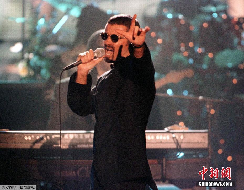 Mundo da música lamenta falecimento do cantor George Michael