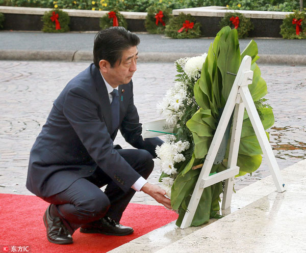 Premiê japonês presta homenagem em memoriais do Havai