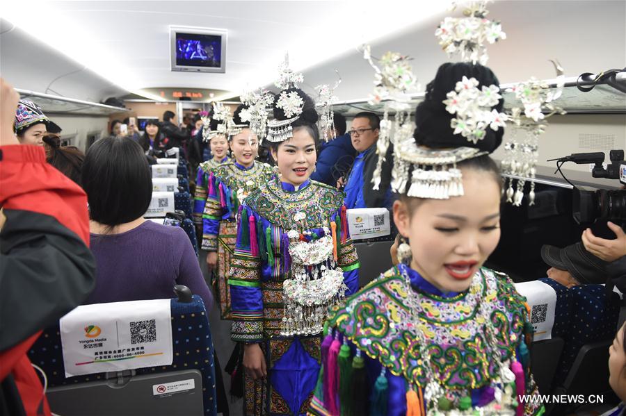 Inaugurada principal ferrovia de alta velocidade leste-oeste na China