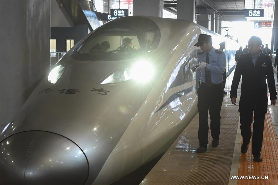 Inaugurada principal ferrovia de alta velocidade leste-oeste na China