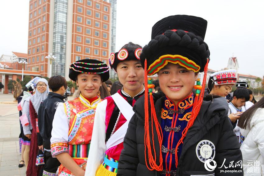Diário do Povo Online organiza caminhada em comemoração do seu 20º aniversário em Yunnan