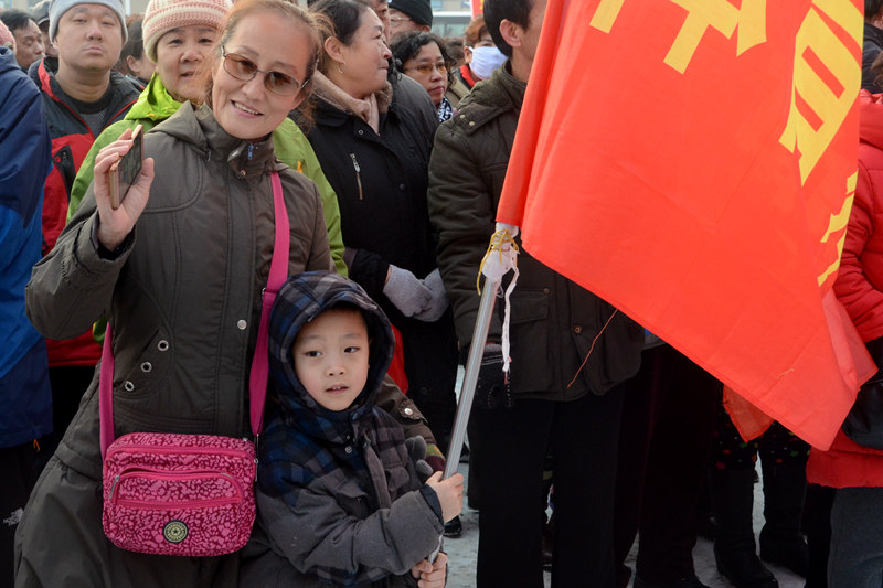 Diário do Povo Online organiza caminhada em comemoração do seu 20º aniversário em Fushun