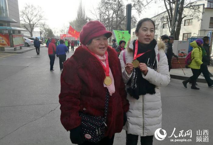 Diário do Povo Online organiza caminhada em comemoração do seu 20º aniversário em Taiyuan