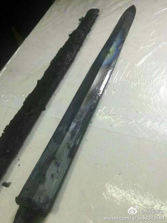 Espada com 2.300 anos é descoberta no centro da China