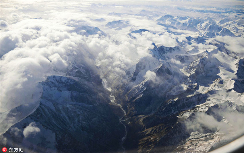 Paisagem do Grande Desfiladeiro Tianshan em Xinjiang