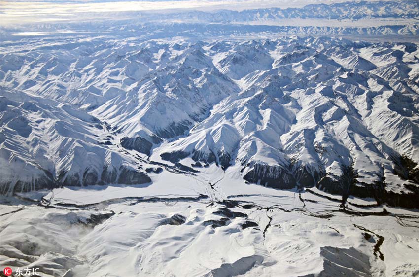 Paisagem do Grande Desfiladeiro Tianshan em Xinjiang