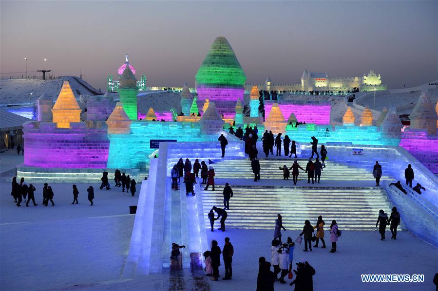 Mundo de Gelo e Neve abre ao público em Harbin