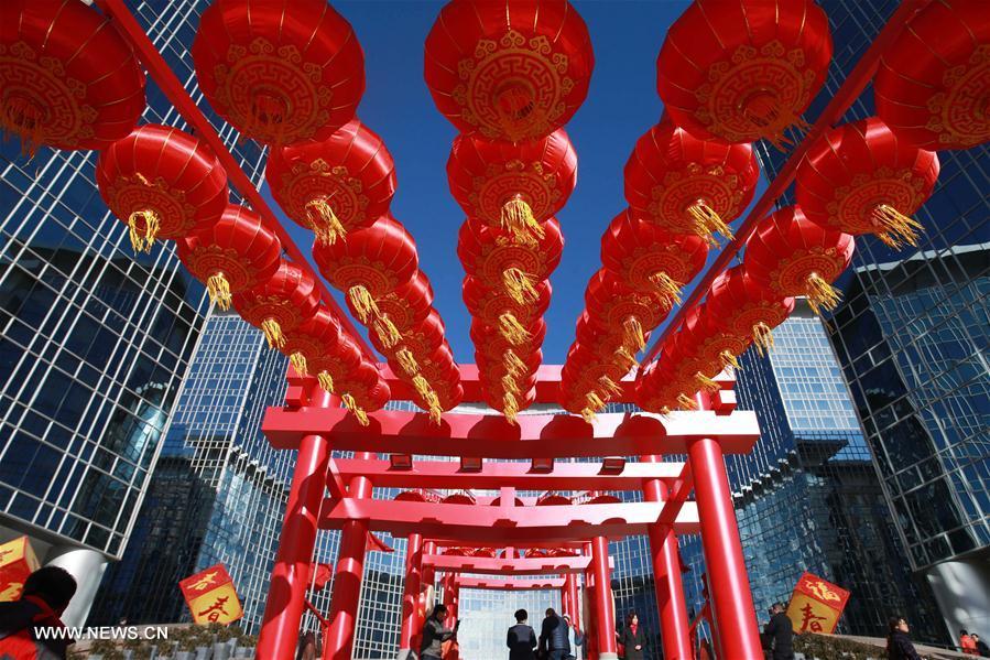Beijing enfeita as ruas para celebrar Ano Novo Chinês
