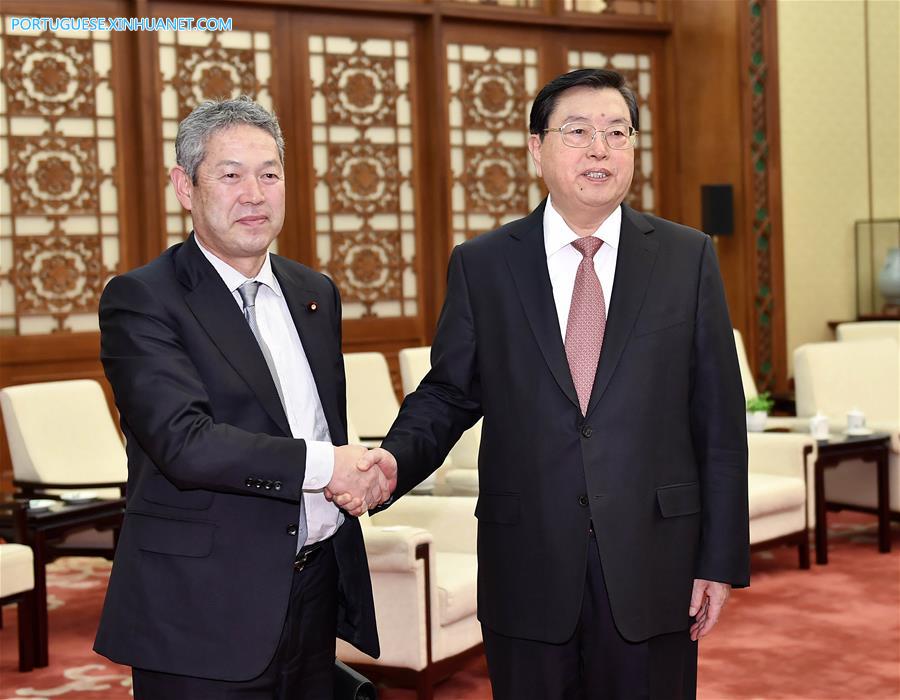 Mais alto legislador da China pede pela promoção da cooperação legislativa China-Japão