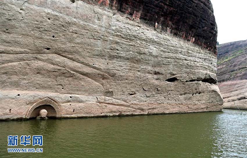 Província de Jiangxi: Buda antigo descoberto em reservatório após redução do nível de água