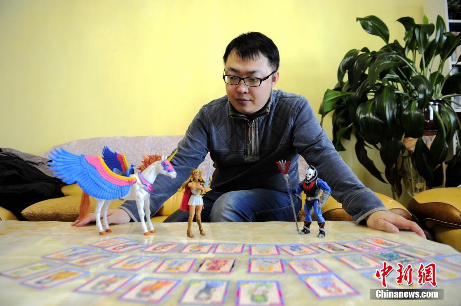 Insólito: Jovem colecionador chinês reúne acervo avaliado em 100 mil yuans de figuras de personagens animados