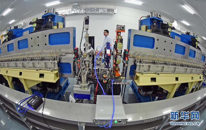China desenvolve laser de eletrões livres de UV extremo mais brilhante do mundo