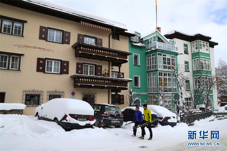 Vila de Davos coberta de neve
