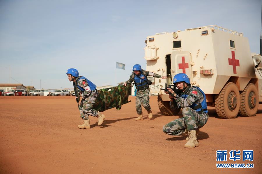 Tropas chinesas realizam manobra antiterrorismo no Mali