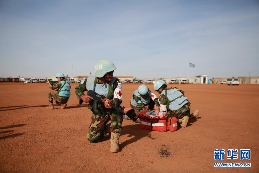 Tropas chinesas realizam manobra antiterrorismo no Mali