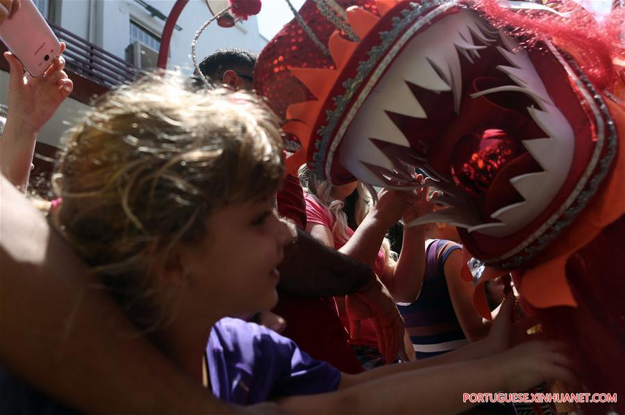 Dança do dragão e do leão celebra o Ano Novo Lunar chinês em São Paulo